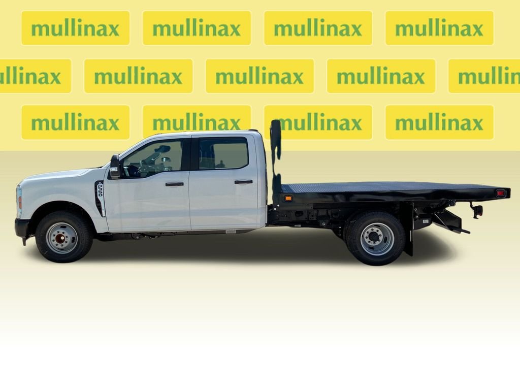 2025 Ford F-350 Super Duty Chassis Cab XL - Photo 12