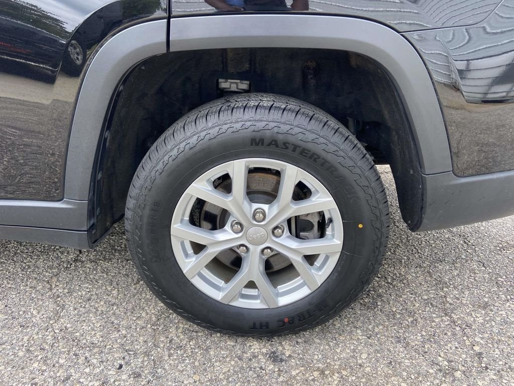 Used 2023 Black Jeep Limited image 9