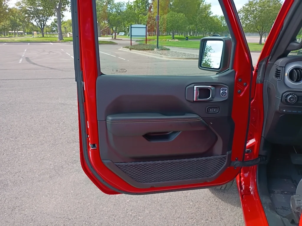 Used 2025 Firecracker Red Clearcoat Jeep Sahara image 21