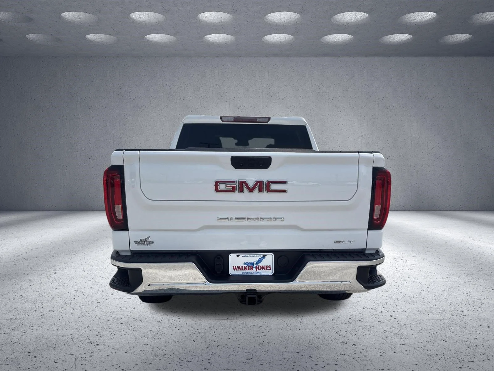 Used 2025 Summit White GMC SLT image 6