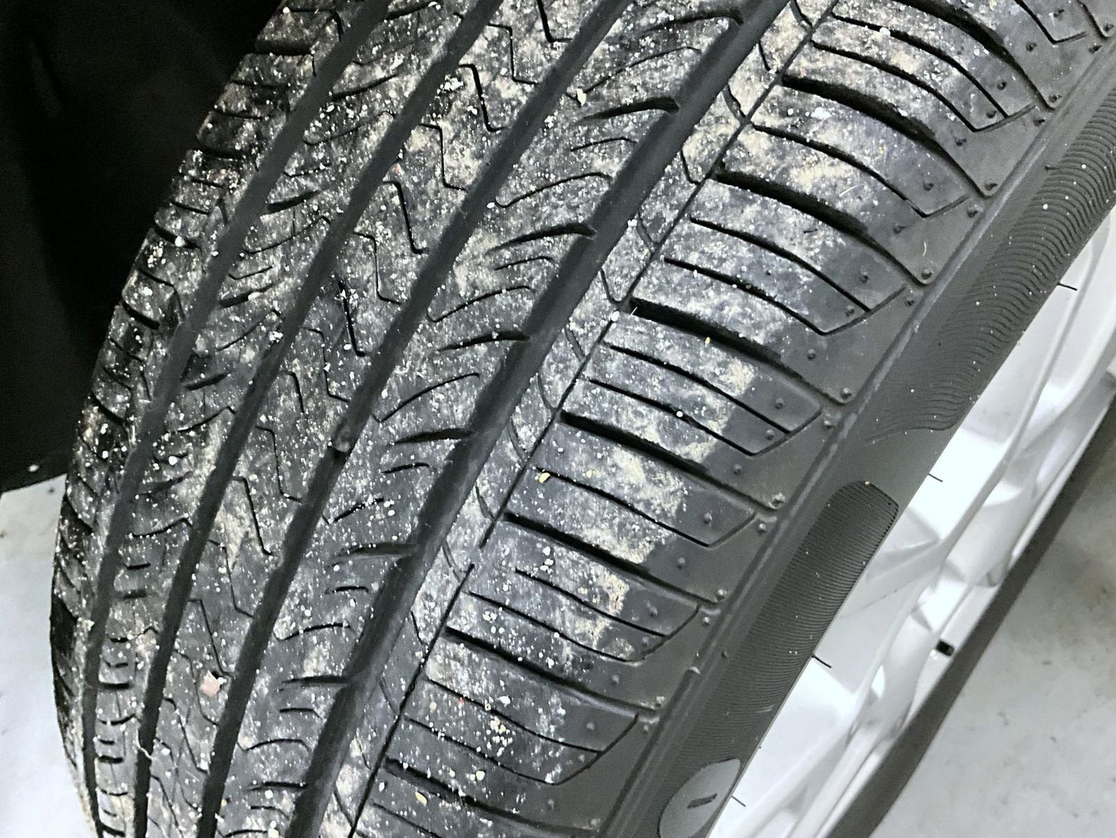 Used 2021 Gray Jeep Latitude image 23