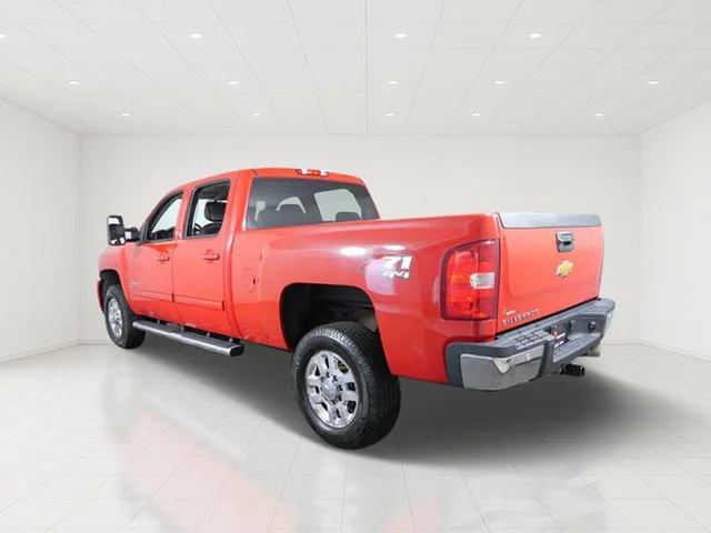 Used 2012 Red Chevrolet LT image 4