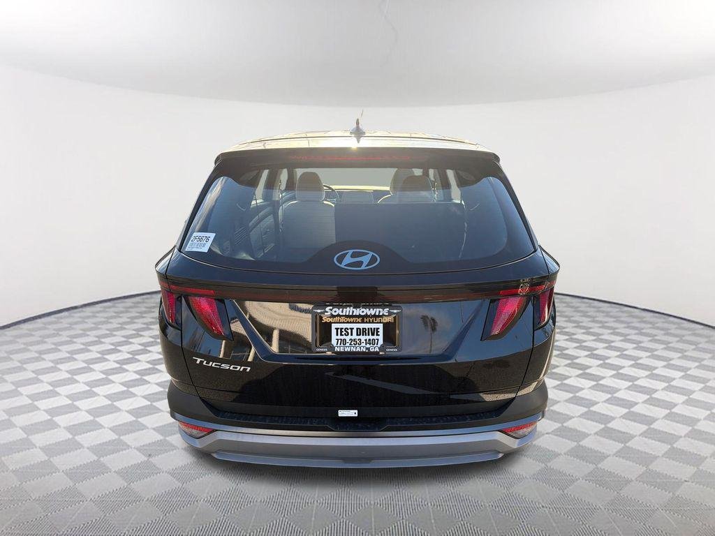 New 2026 Black Hyundai SE FWD image 6