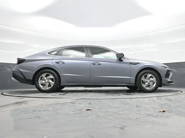 New 2026 Blue Hyundai SE image 24