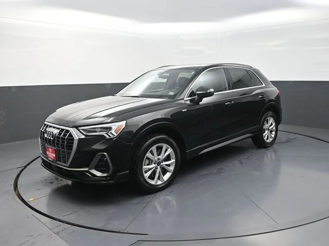 Used 2025  Audi Premium image 3