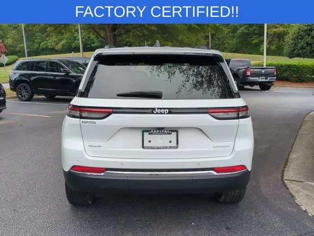 Used 2025 White/off-white Jeep Laredo X image 4