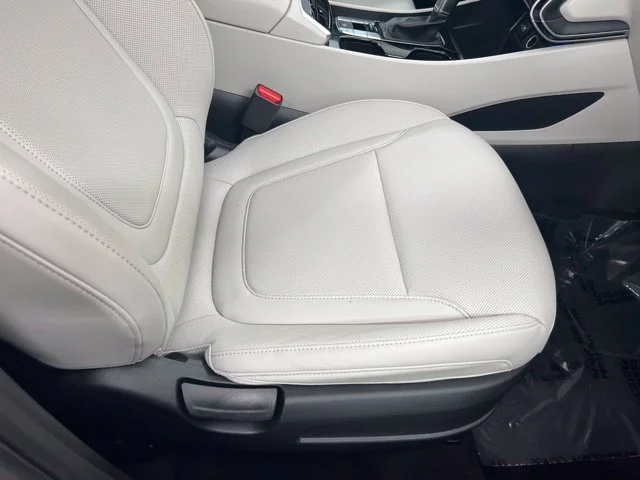 Used 2023 Silver Hyundai SEL image 24