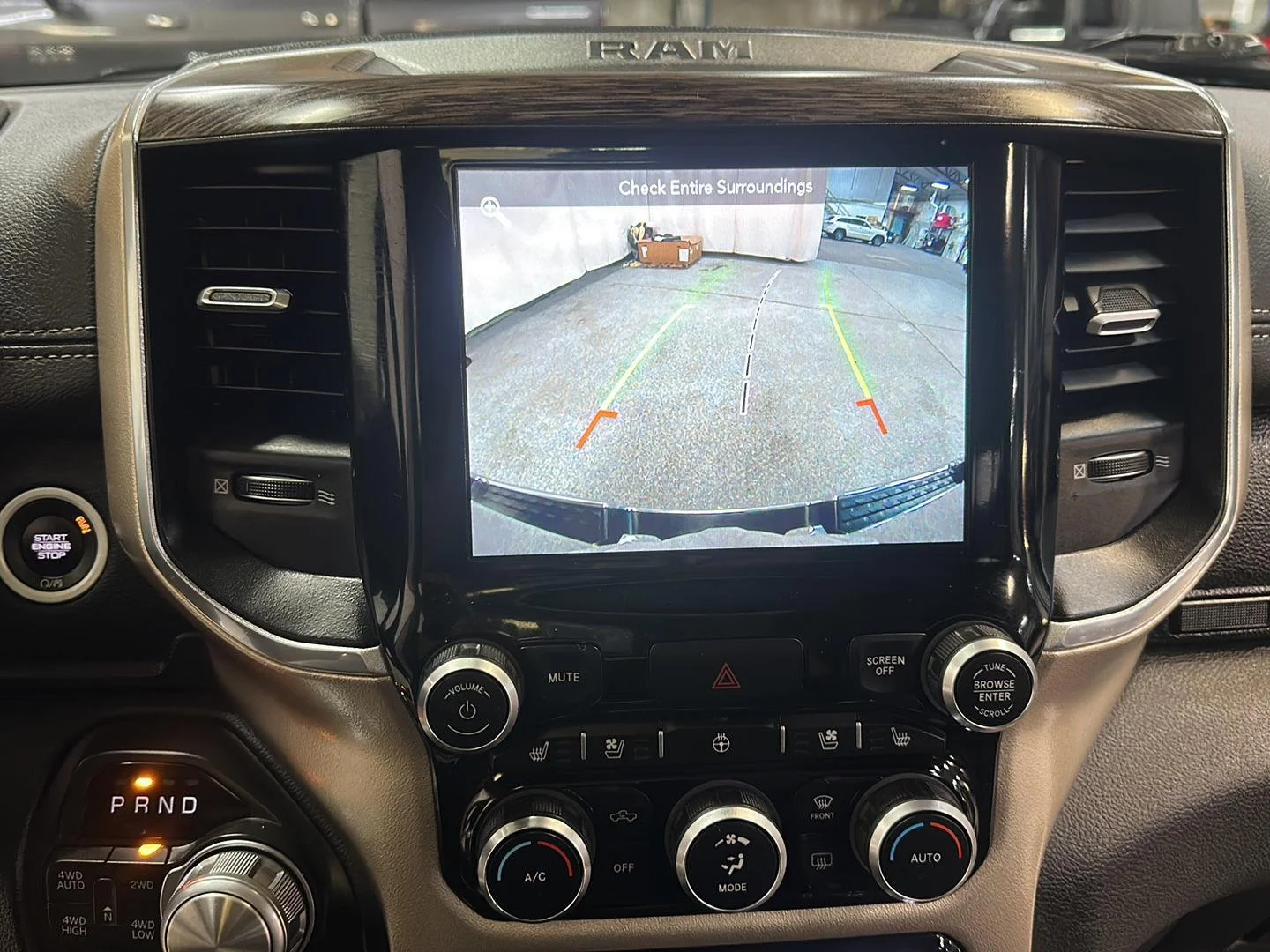 Used 2019 Diamond Black Crystal Pearlcoat Ram Laramie image 24