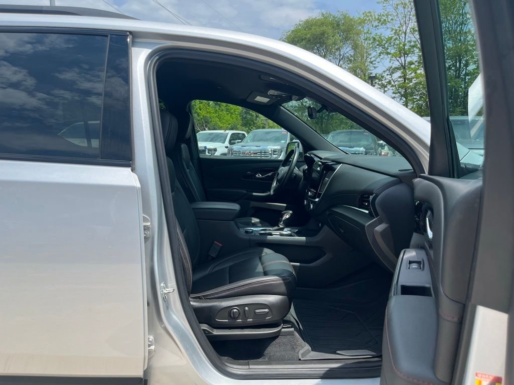 Used 2022 Silver Chevrolet RS image 34