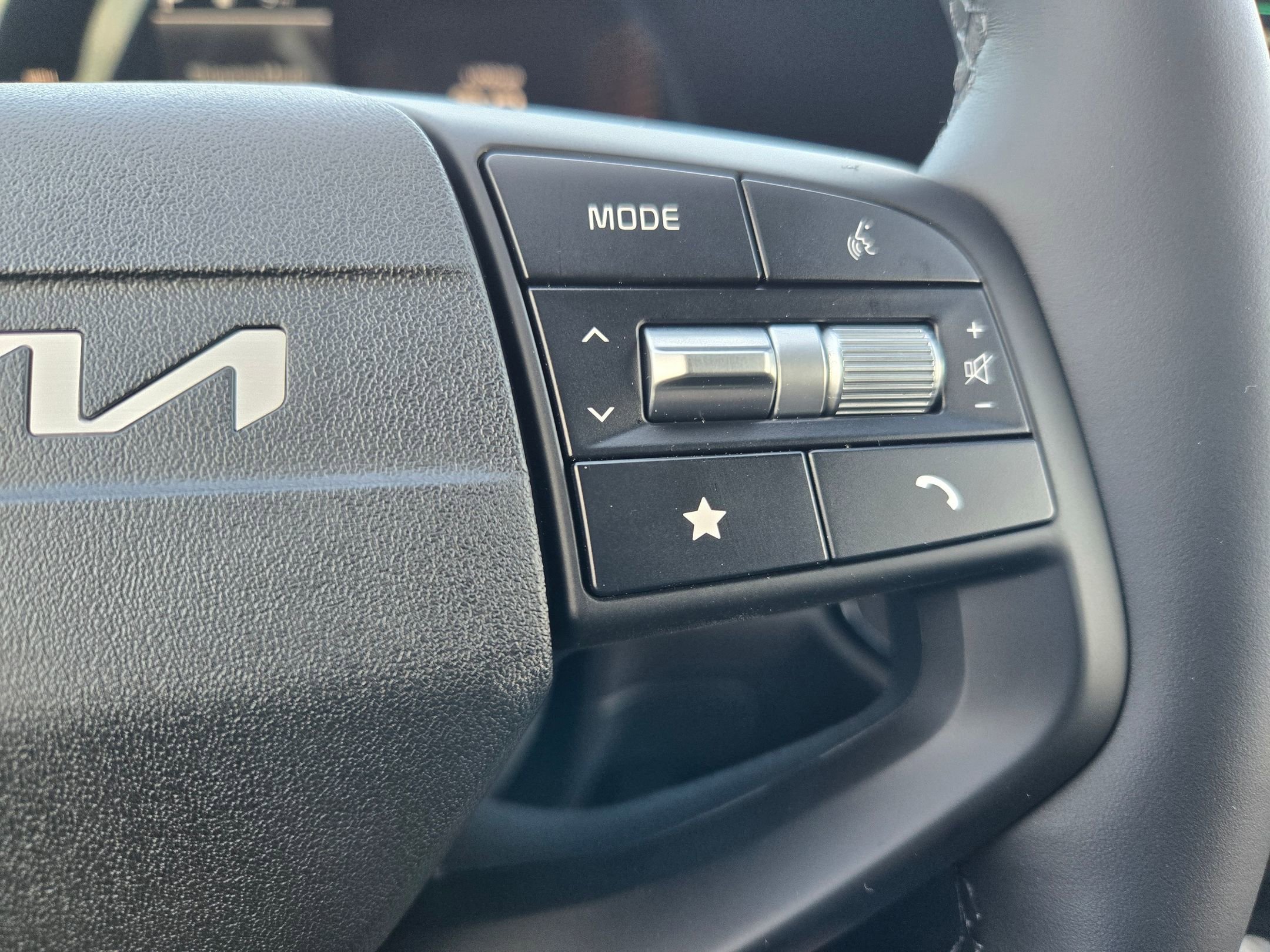 New 2026 Wolf Gray Kia EX image 28