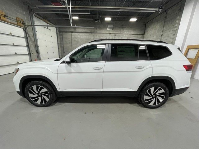 New 2026 Opal White Pearl Volkswagen 2.0T SE W/TECHNOLOGY image 2