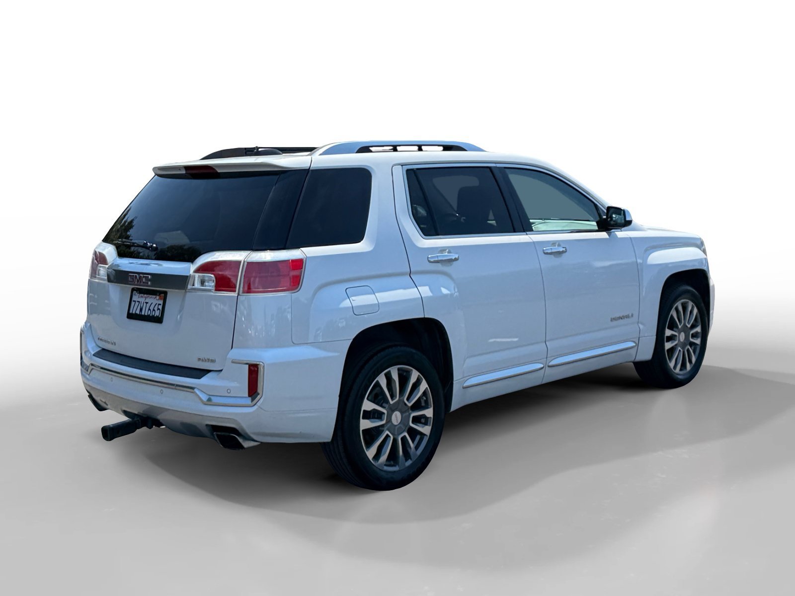 Used 2016 White Frost GMC Denali image 5