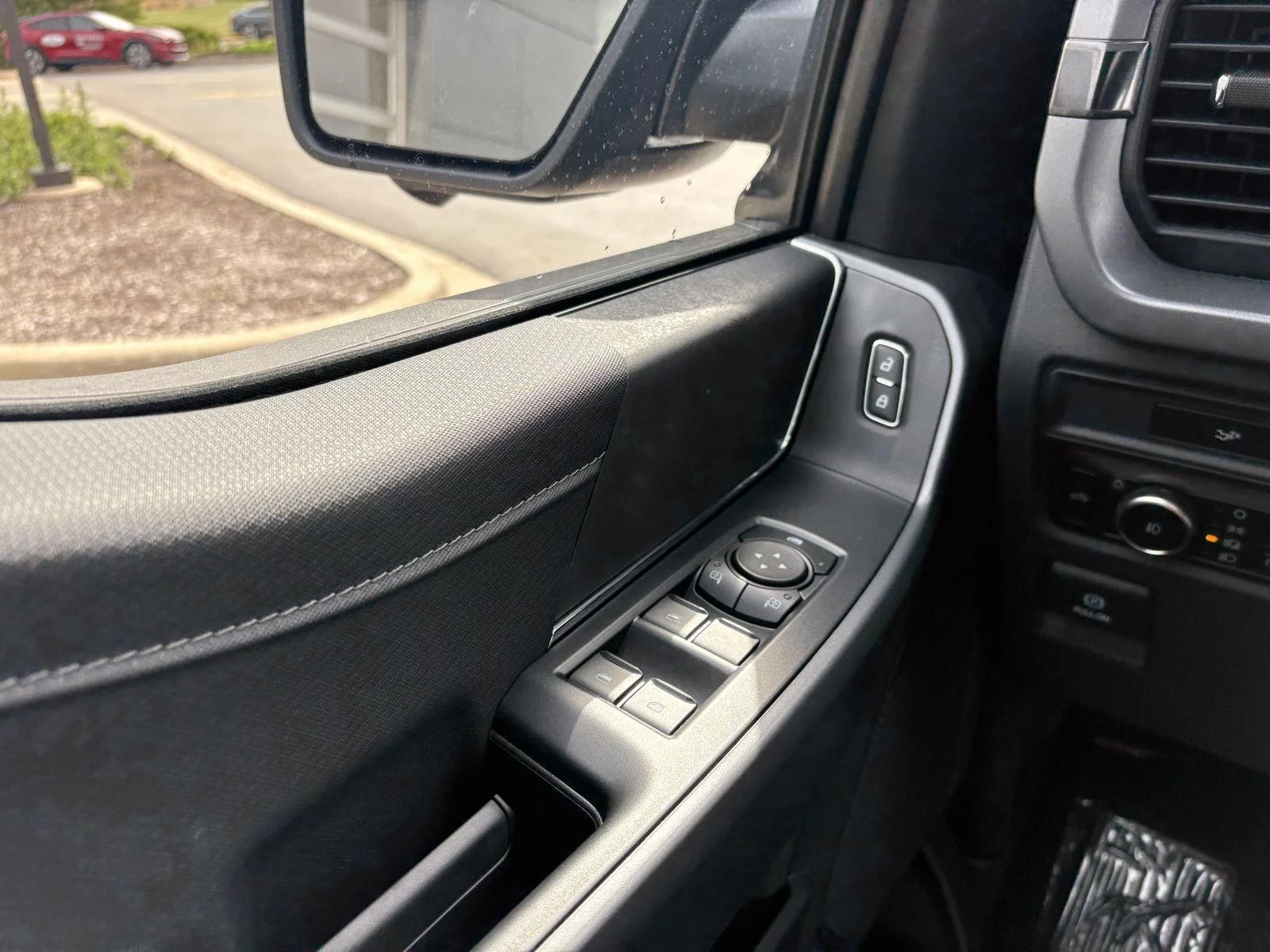New 2026 Agate Black Ford XLT image 16
