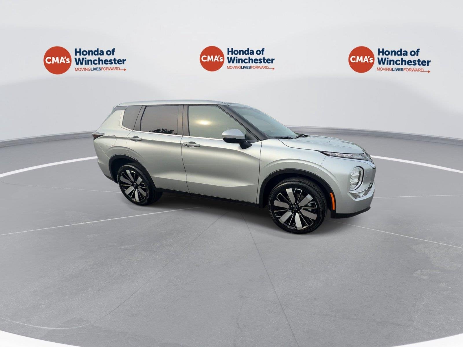 Used 2025 Alloy Silver Metallic Mitsubishi SE image 9