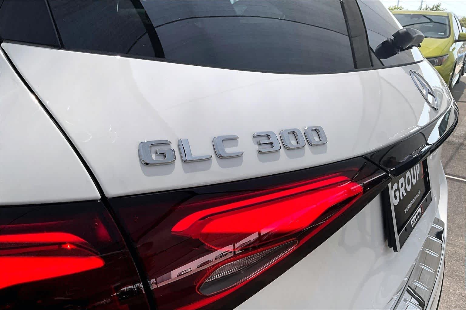 New 2027 Polar White Mercedes-Benz GLC 300 image 7