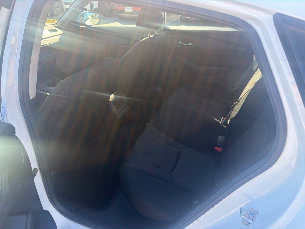 Used 2026 Platinum White Pearl Honda SE image 5