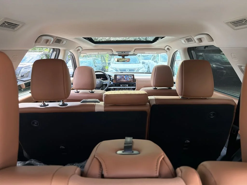 New 2026 Gray Nissan Platinum image 35
