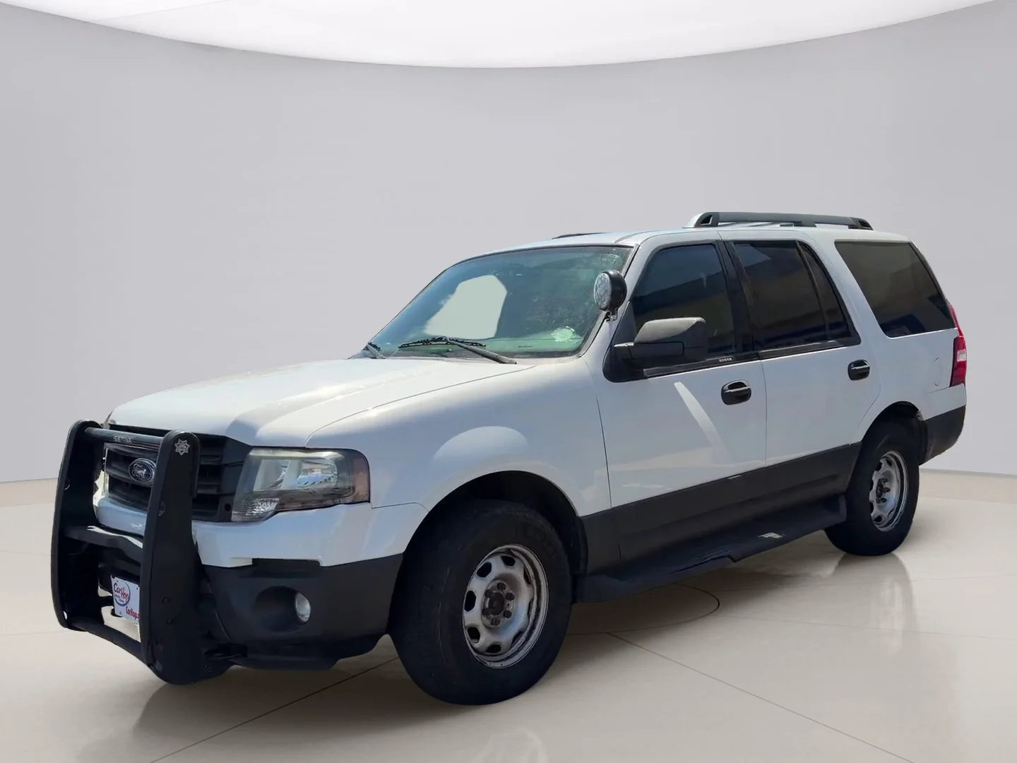 Used 2015 White Ford XL image 1