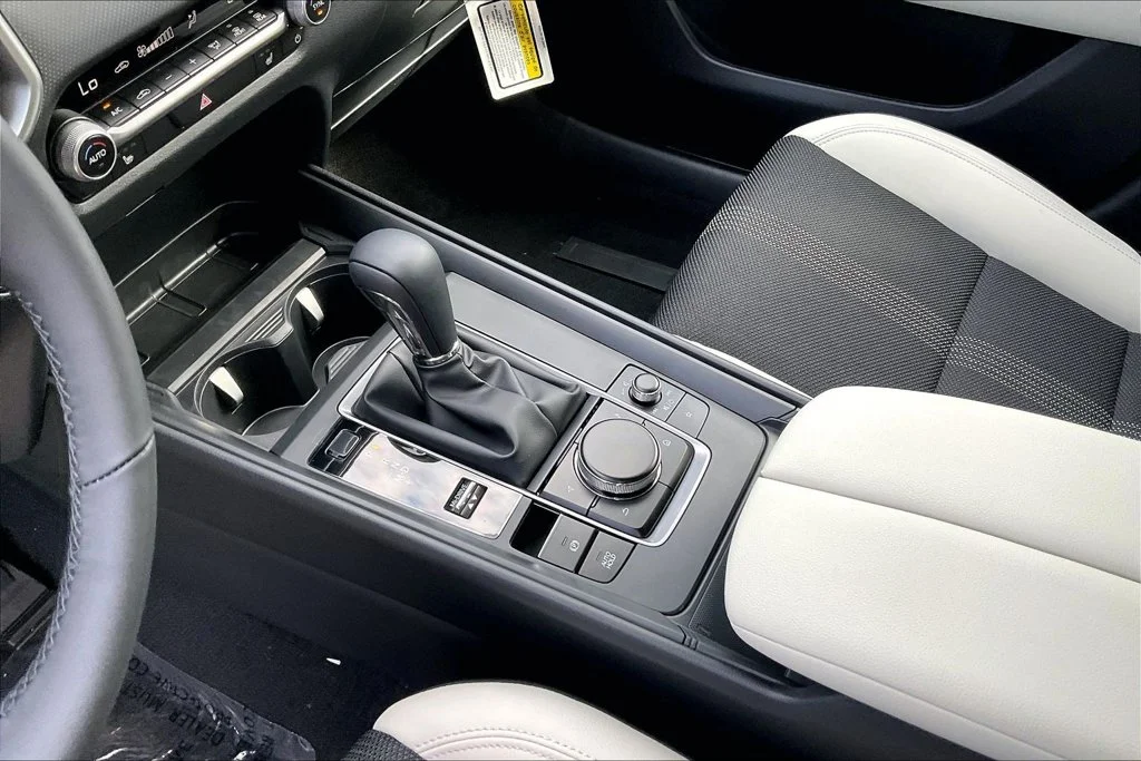 New 2026 Wind Chill Pearl Mazda 2.5 S Preferred AWD image 7
