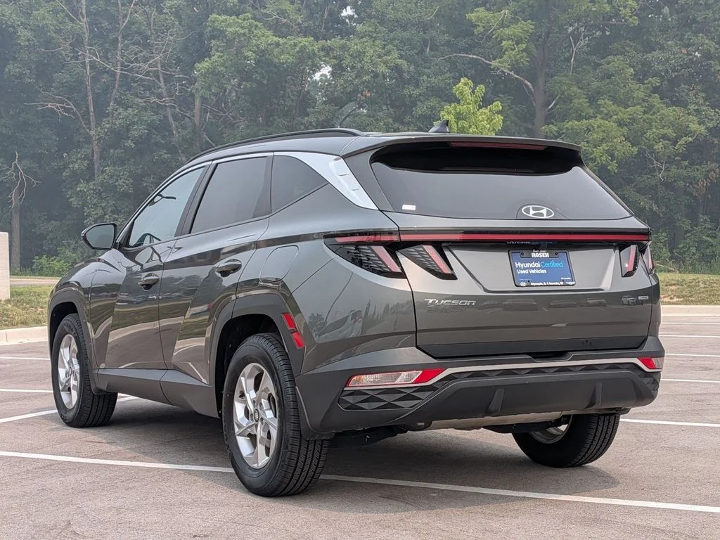 Used 2022 Gray Hyundai SEL image 5