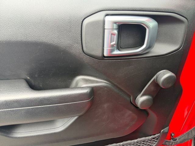 Used 2022 Red Jeep  image 15