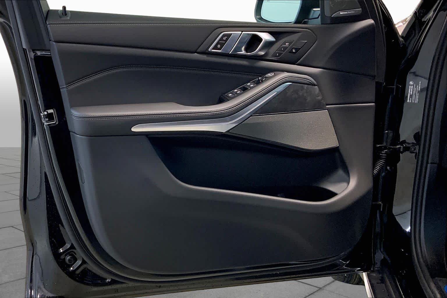 New 2026 Black Sapphire Metallic BMW xDrive40i image 10