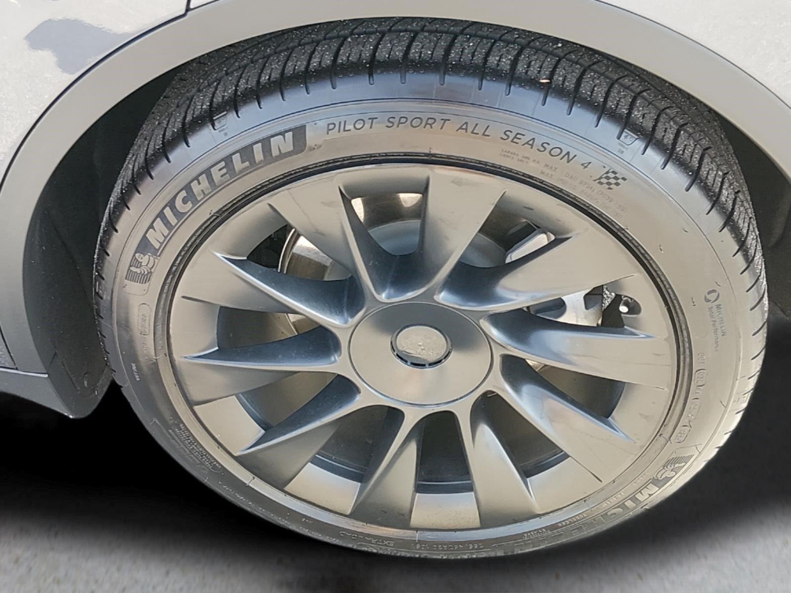 Used 2022 Midnight Silver Metallic Tesla Long Range image 12