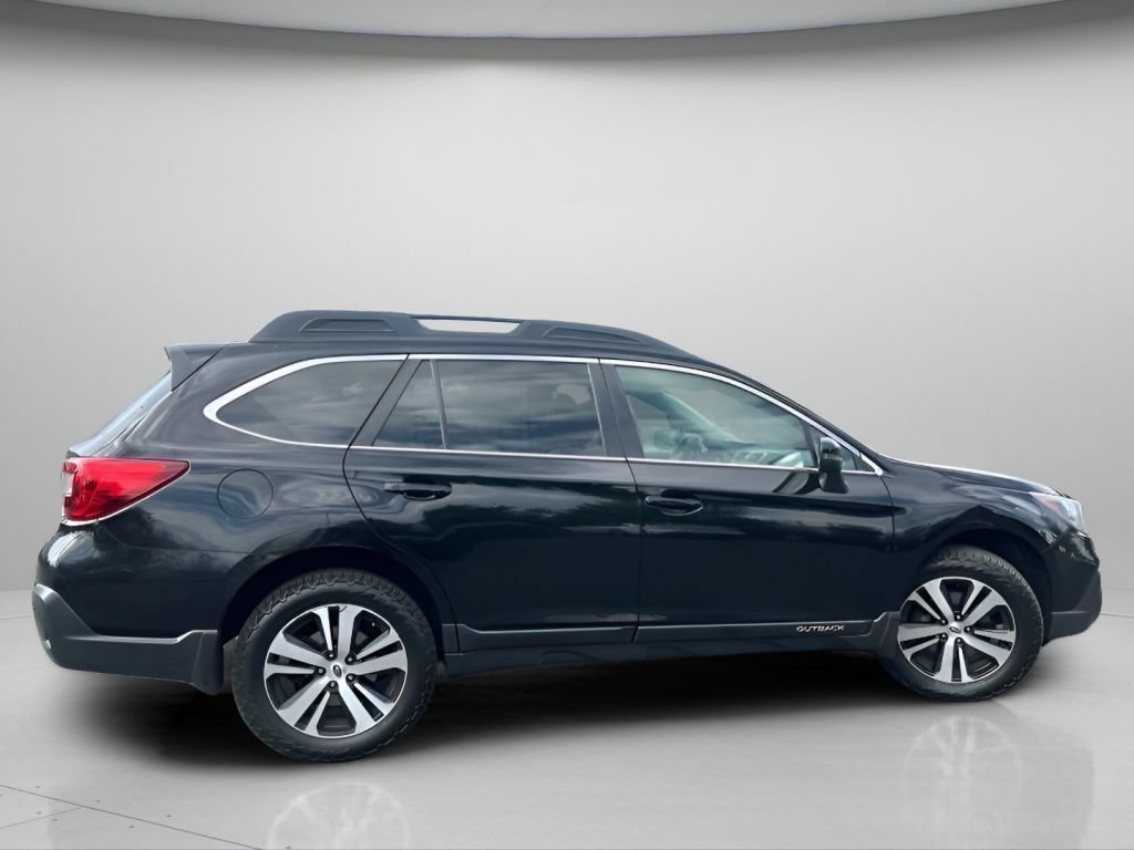 Used 2018 Crystal Black Silica Subaru 2.5i image 4