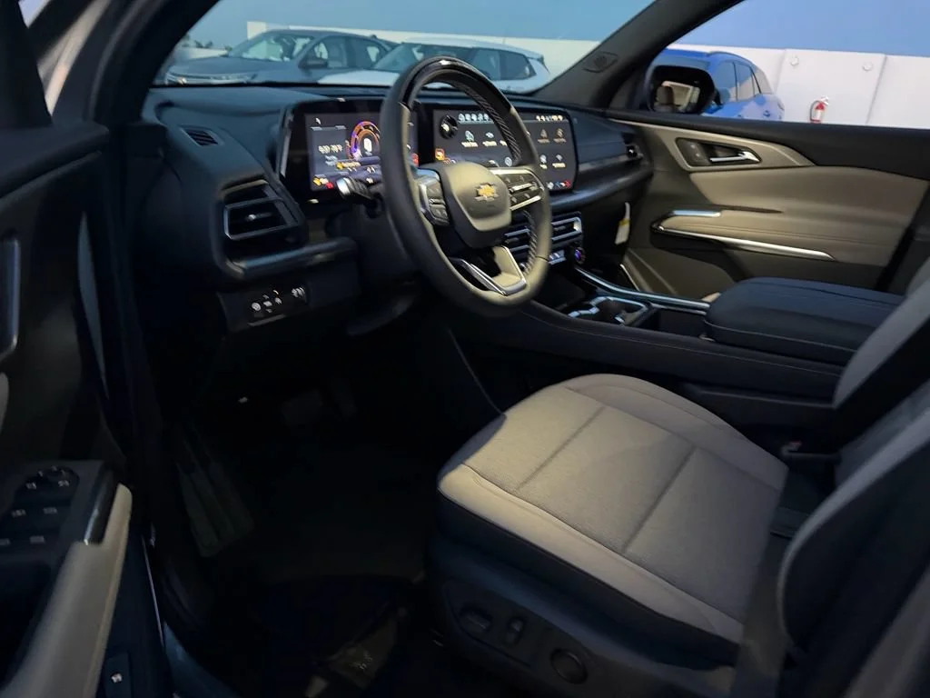 2027 Chevrolet Traverse LT - Photo 11