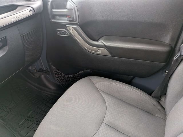 Used 2016 Black Jeep Unlimited Sport image 17