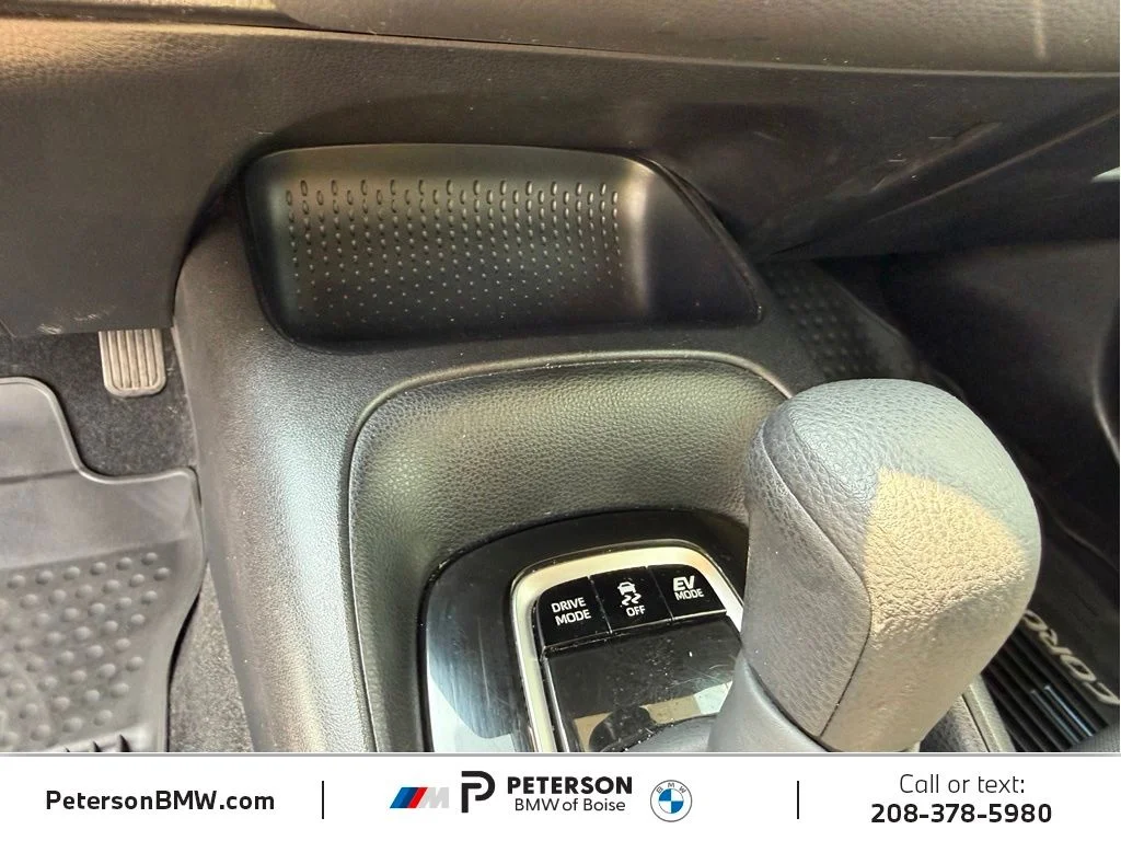 Used 2021  Toyota LE image 22