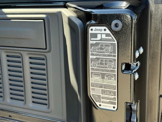 2025 Jeep Wrangler 4-Door Sahara - Photo 15