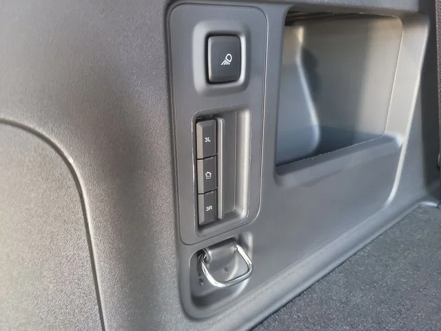 New 2026 Oxford White Ford Active image 12