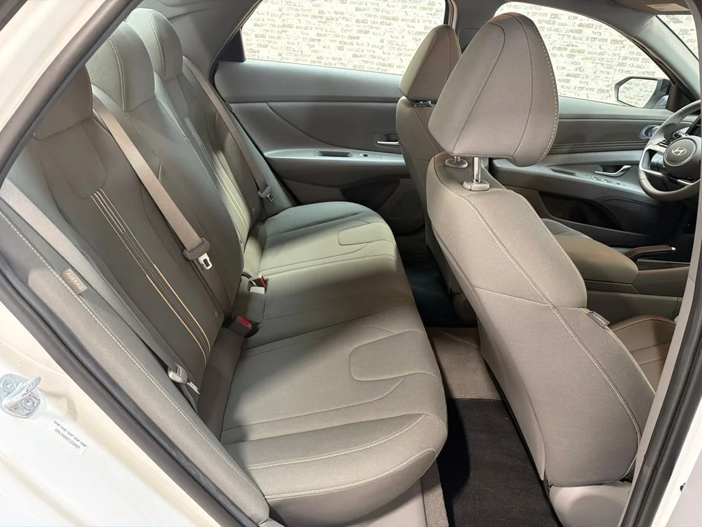 Used 2026 Serenity White Hyundai SEL Sport image 11