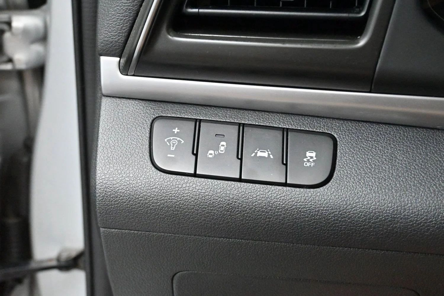 Used 2020 Symphony Silver Hyundai SEL image 25