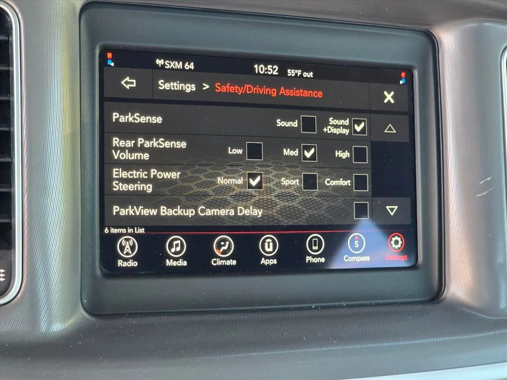 Used 2022 White Dodge SXT image 21