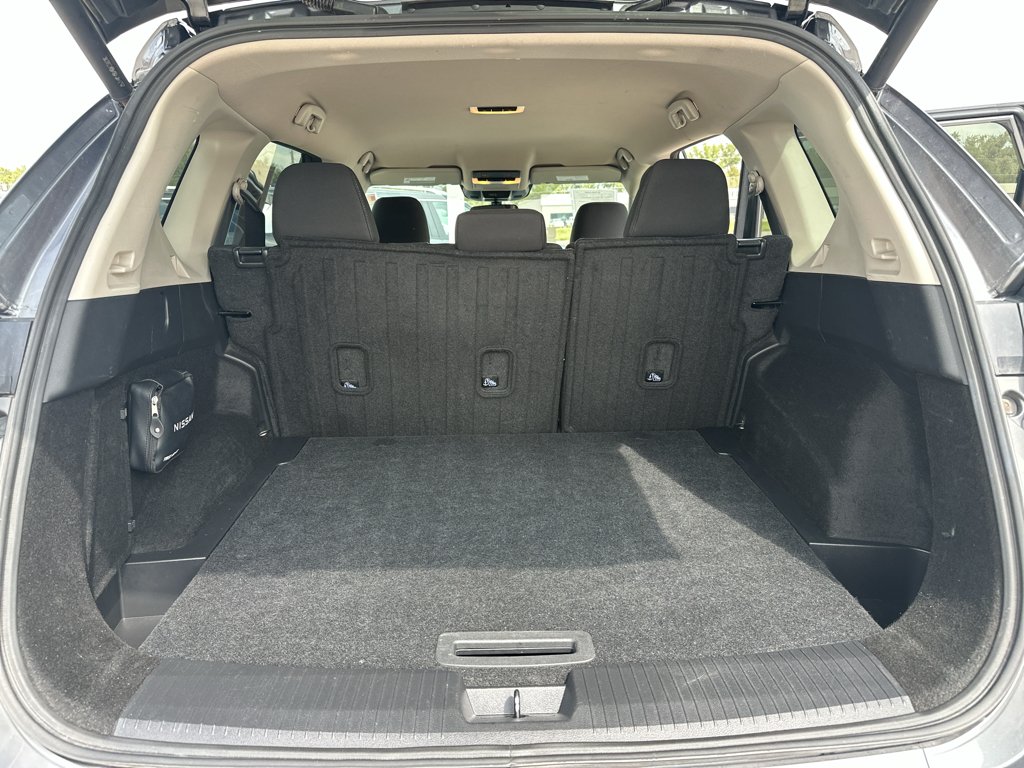 Used 2025 Gun Metallic Nissan SV image 31