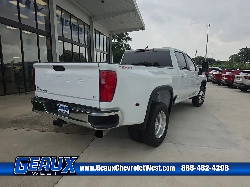 Used 2025 White Chevrolet LT image 8