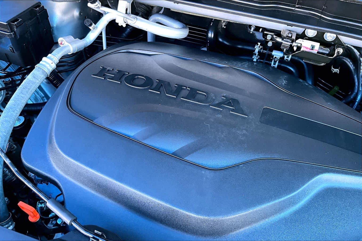 Certified Used 2024 Lunar Silver Metallic Honda EX-L image 30