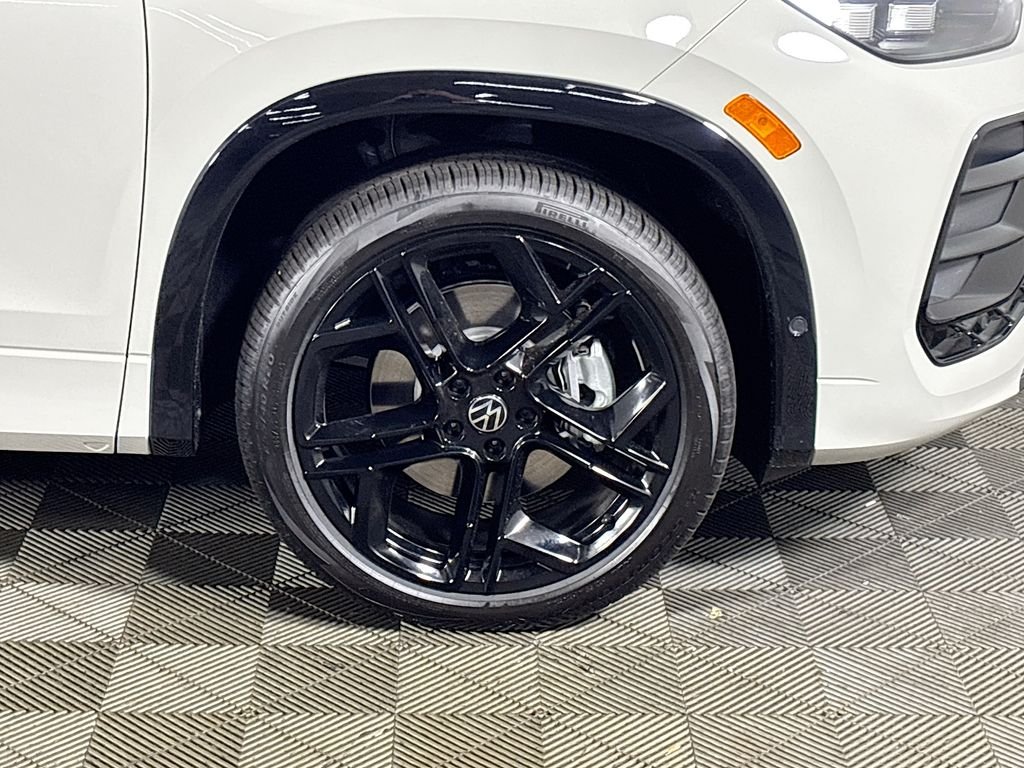 New 2026  Volkswagen SE R-Line Black image 23