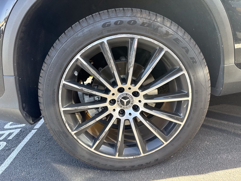 Used 2020  Mercedes-Benz GLC 300 image 10
