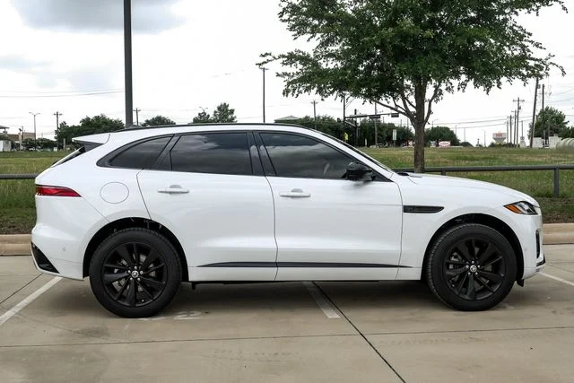 2026 Jaguar F-Pace R-Dynamic S - Photo 7