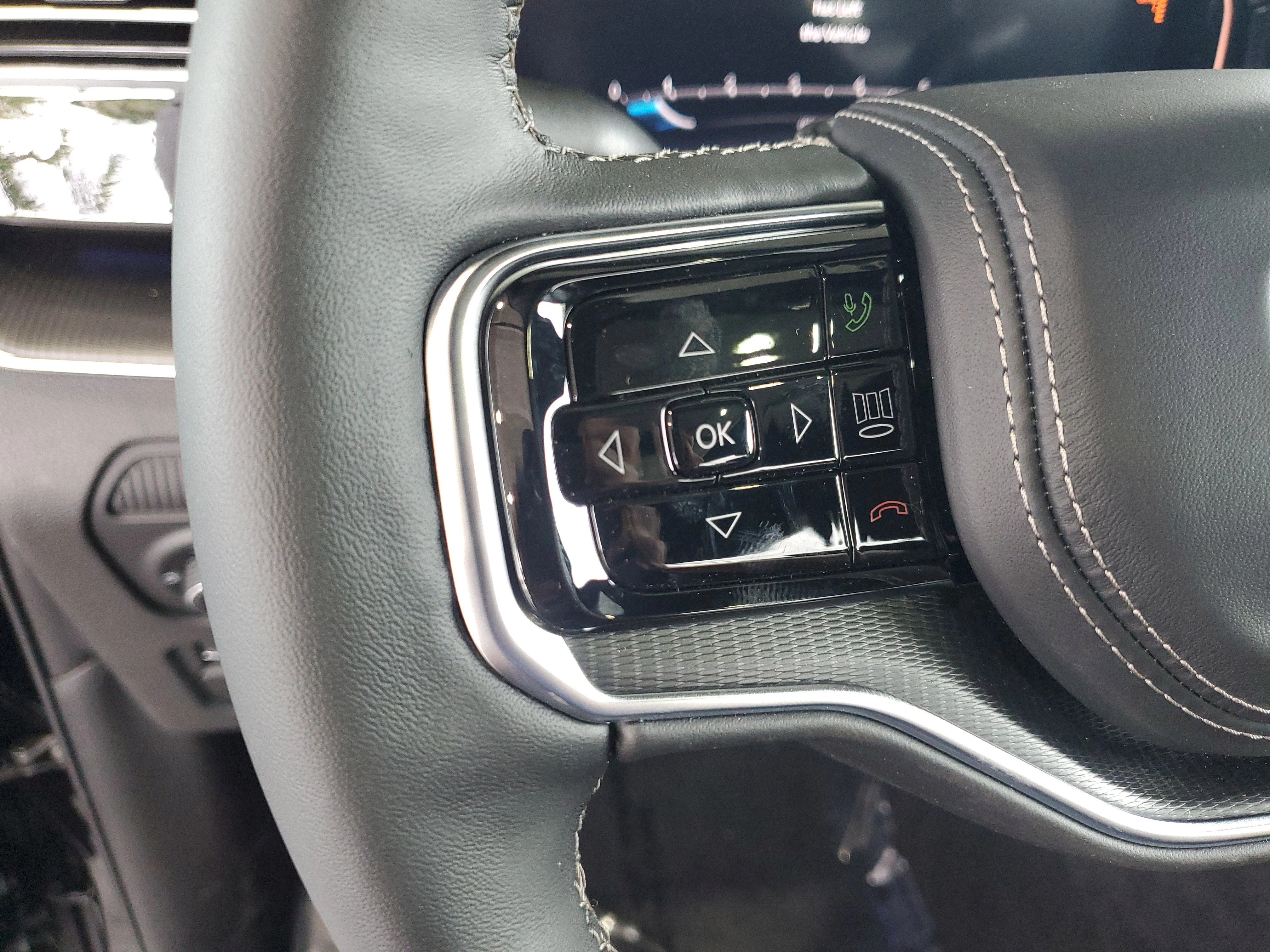 New 2026 High Gloss Black Exterior Paint Jeep Summit Obsidian image 23