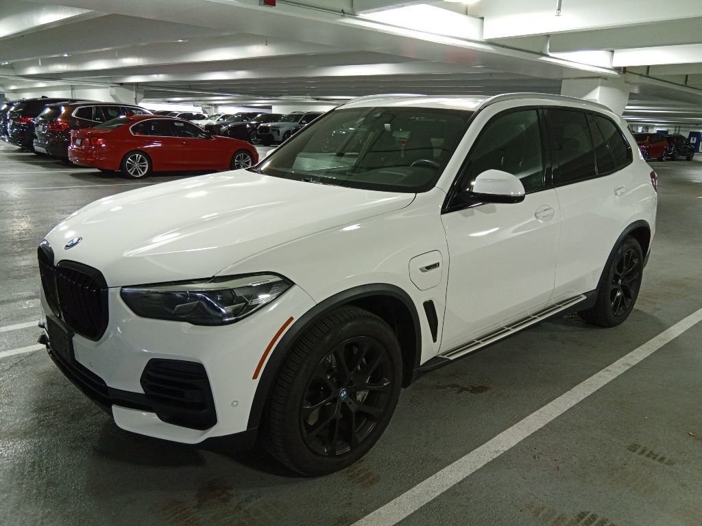 2023 BMW X5 xDrive45e's photo