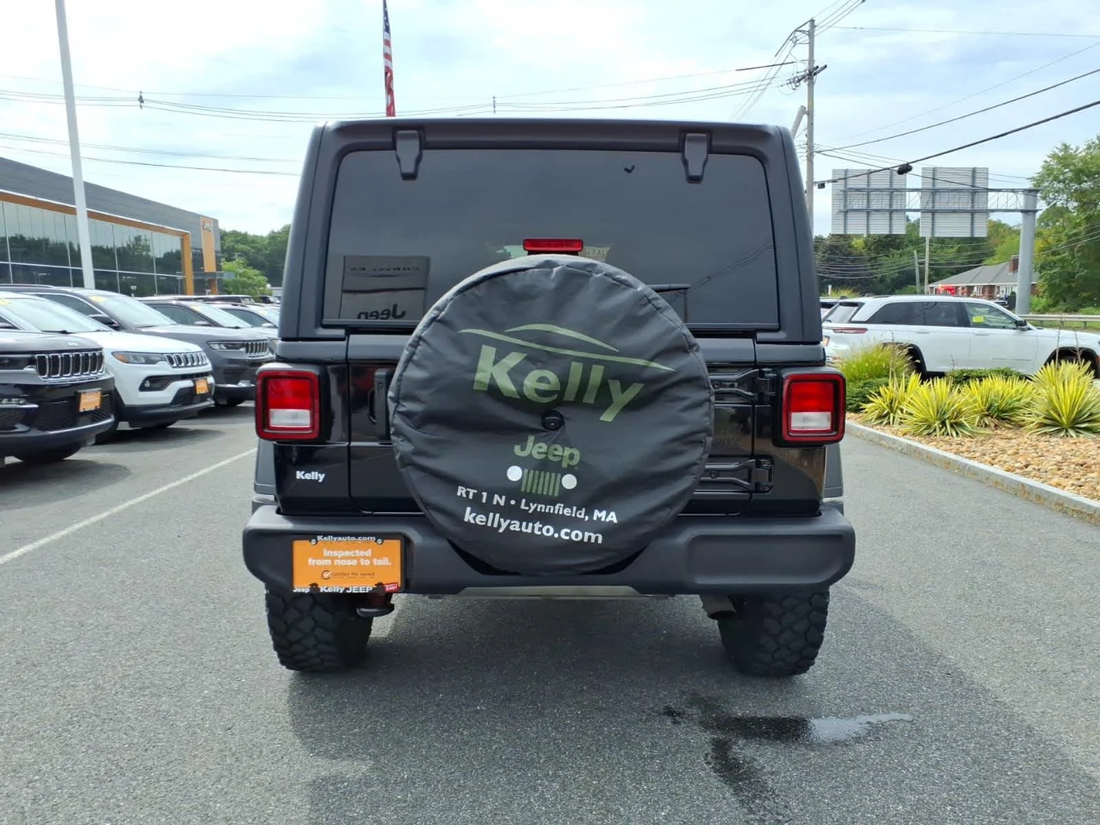 Certified Used 2022 Black Clearcoat Jeep Unlimited Willys image 9