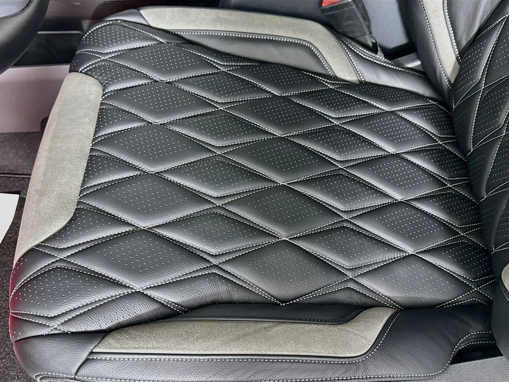 New 2026 Agate Black Metallic Ford F-250® Lariat® image 20