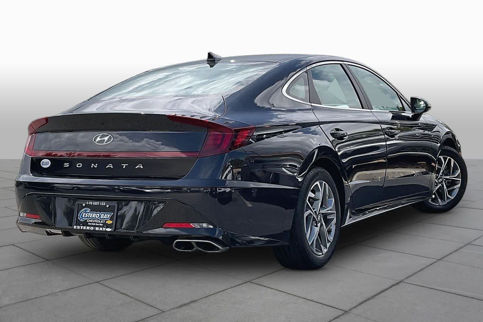 Used 2023 Carbon Blue Hyundai SEL image 13