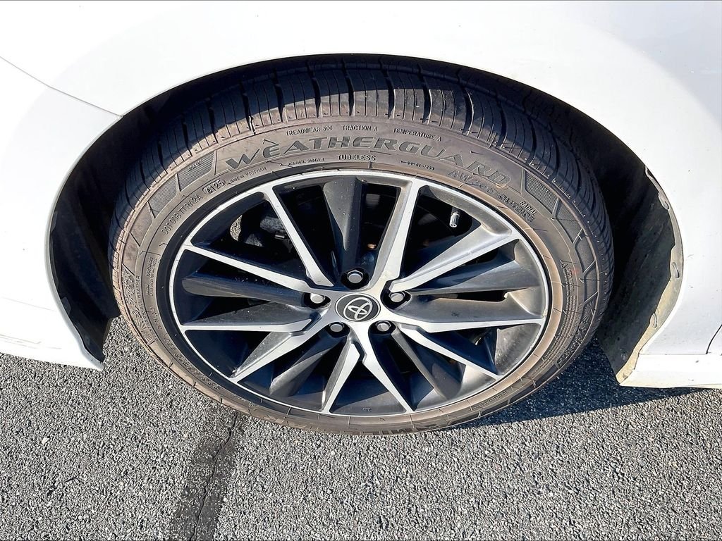 Used 2023 Ice Toyota SE image 4