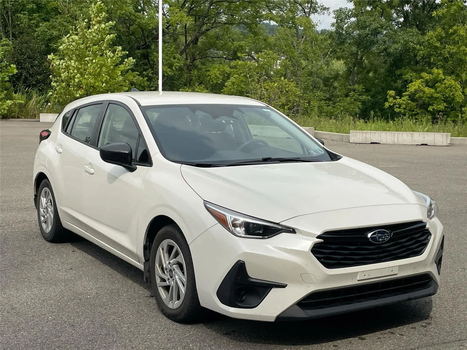Used 2024 Crystal White Pearl Subaru  image 4