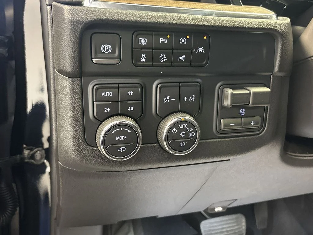 Used 2025 Black Chevrolet High Country image 42